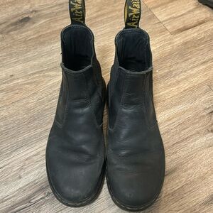WOMENS DOC MARTENS SIZE 8